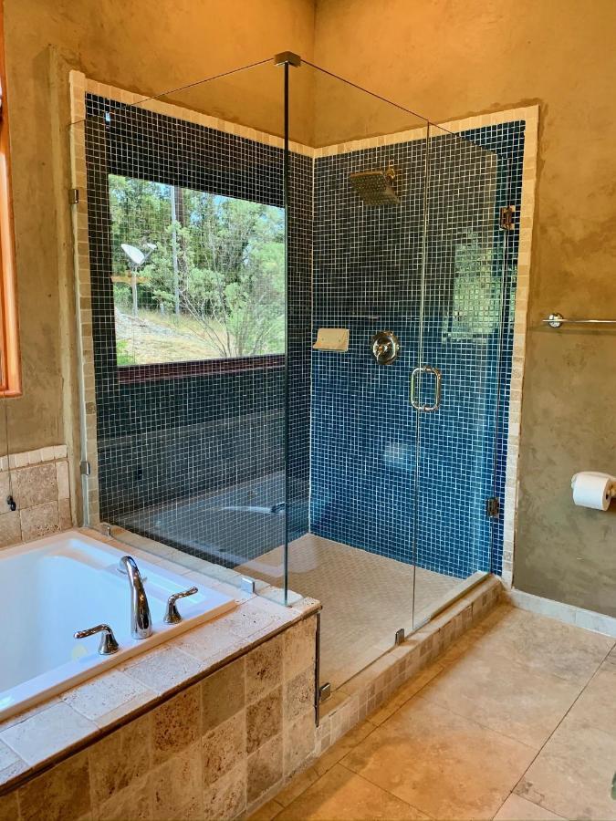 Scenic Hill Country Retreat - Rhino Ranch Villa New Braunfels Kültér fotó