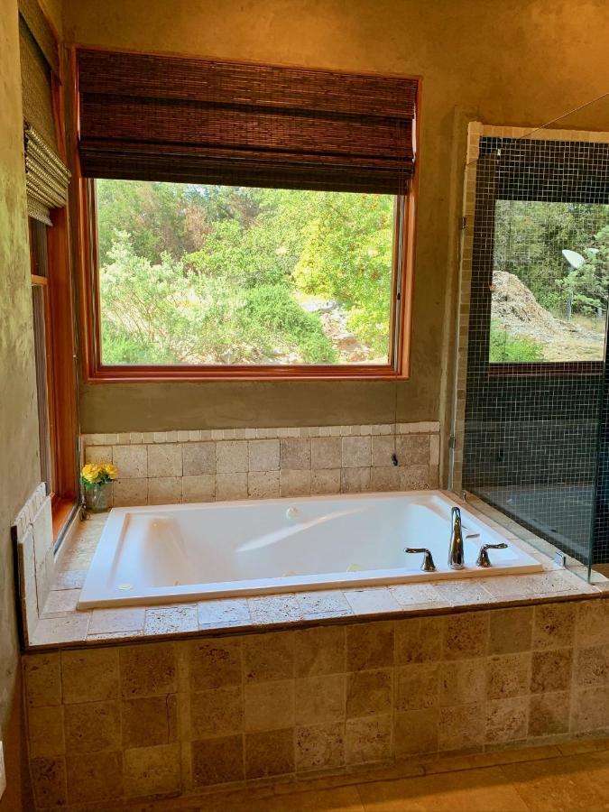 Scenic Hill Country Retreat - Rhino Ranch Villa New Braunfels Kültér fotó